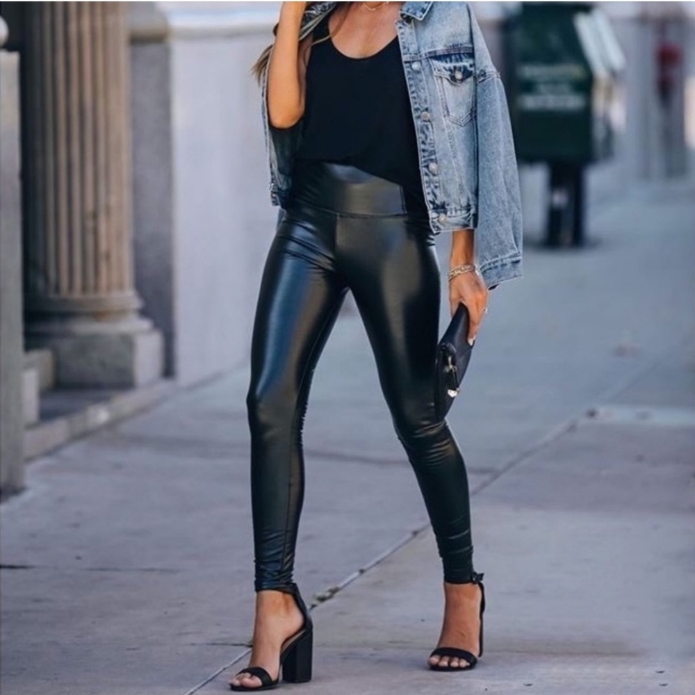 7 For All Mankind Black Faux Leather Leggings Size Small